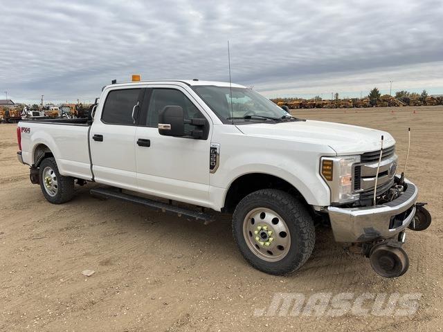 Ford F-350 Bestelwagens met open laadbak