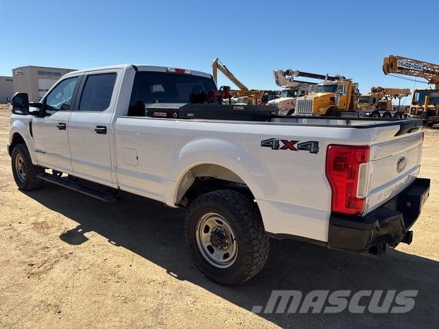 Ford F-350 Bestelwagens met open laadbak