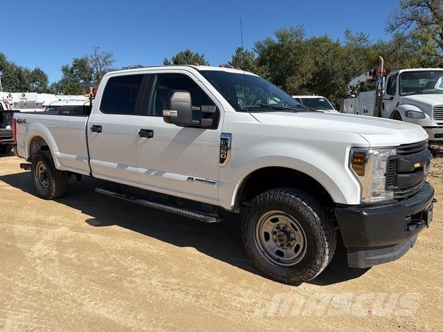 Ford F-350 Bestelwagens met open laadbak