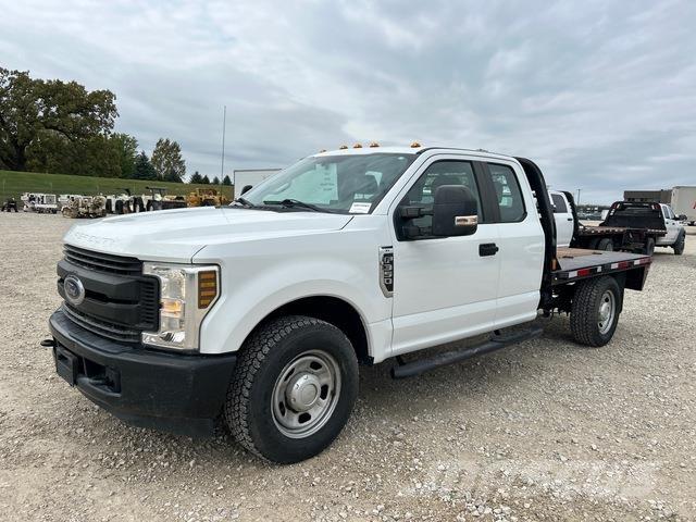 Ford F-350 Platte bakwagens