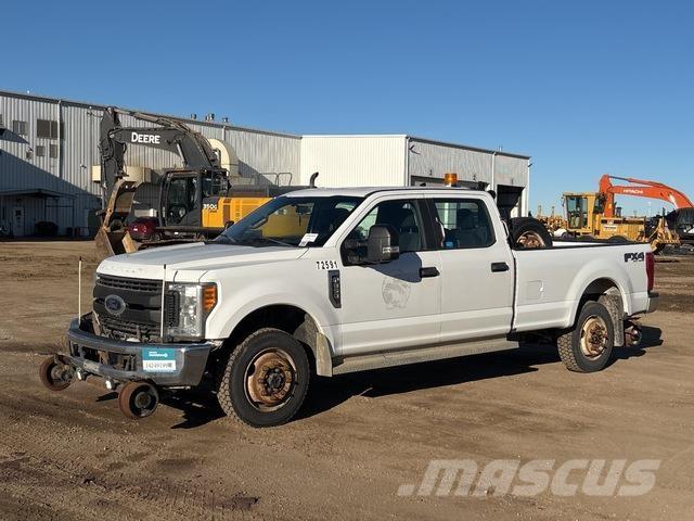 Ford F-350 Bestelwagens met open laadbak