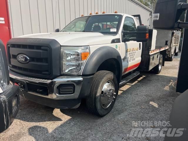 Ford F-550 Bestelwagens met open laadbak