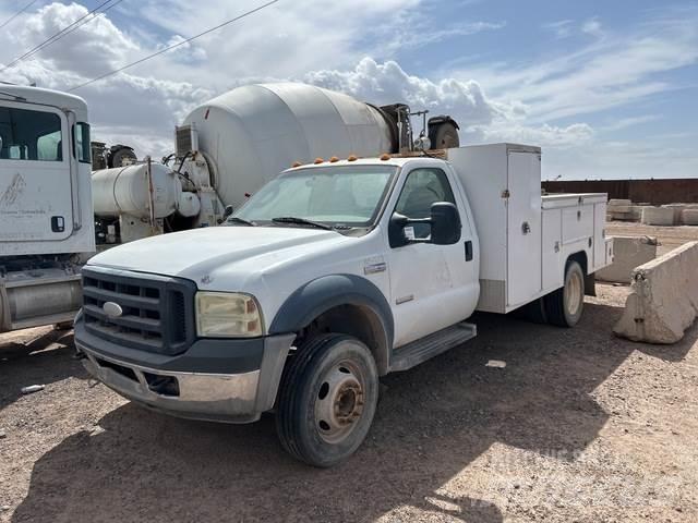 Ford F-550 Bestelwagens met open laadbak