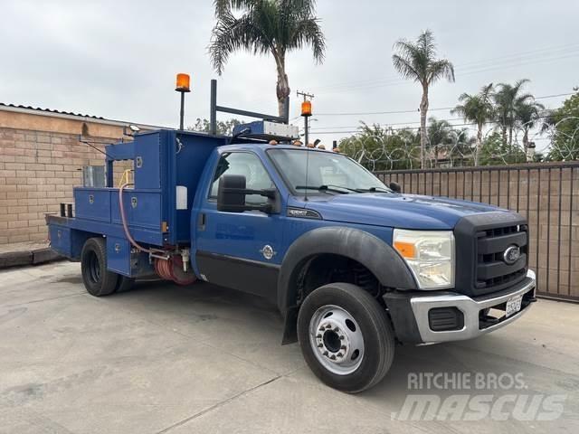 Ford F-550 Bestelwagens met open laadbak