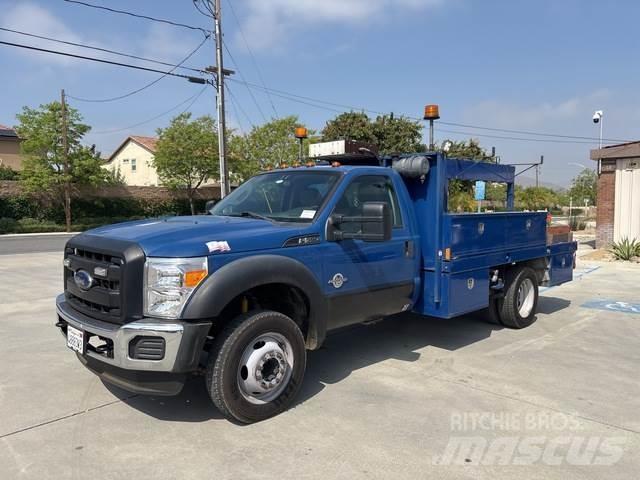 Ford F-550 Bestelwagens met open laadbak