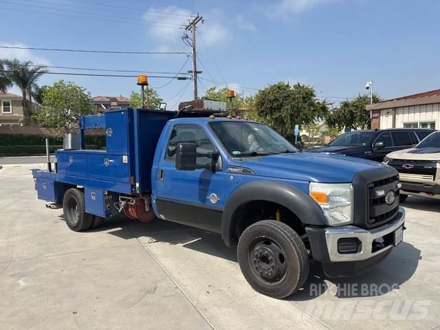 Ford F-550 Bestelwagens met open laadbak