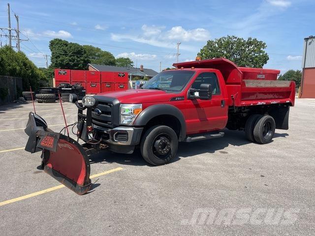 Ford F-550 Sneeuwschuivers en -ploegen