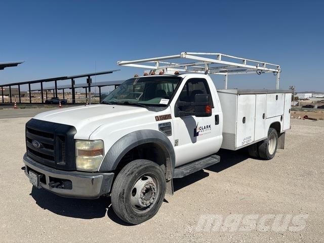 Ford F-550 Bestelwagens met open laadbak