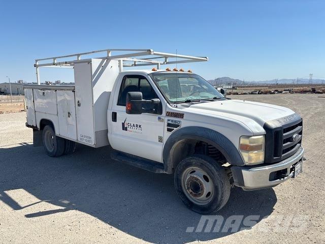 Ford F-550 Bestelwagens met open laadbak