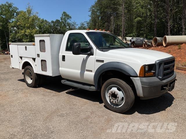 Ford F-550 Bestelwagens met open laadbak