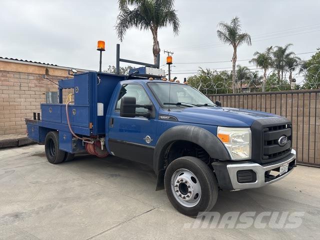 Ford F-550 Bestelwagens met open laadbak