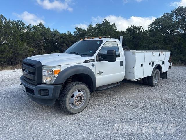 Ford F-550 Bestelwagens met open laadbak