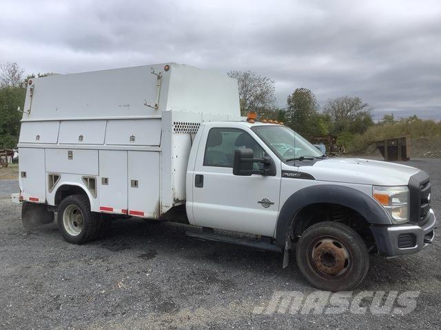 Ford F-550 Bestelwagens met open laadbak