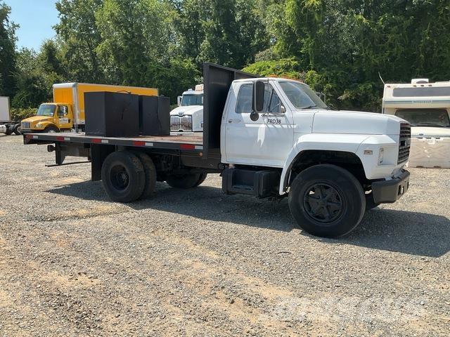 Ford F-600 Platte bakwagens
