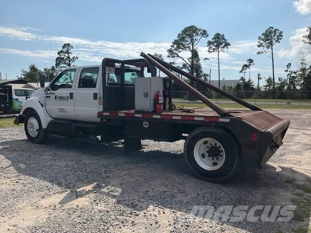 Ford F-650 Vlakke laadvloer met kraan