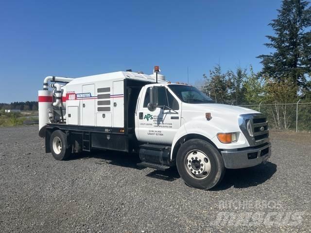 Ford F-650 Rupsgraafmachines