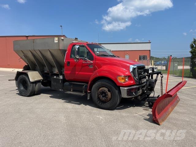Ford F-650 Sneeuwschuivers en -ploegen