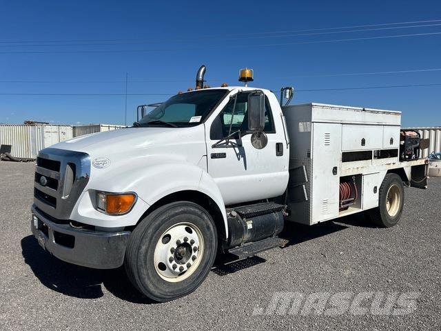 Ford F-650 Bestelwagens met open laadbak