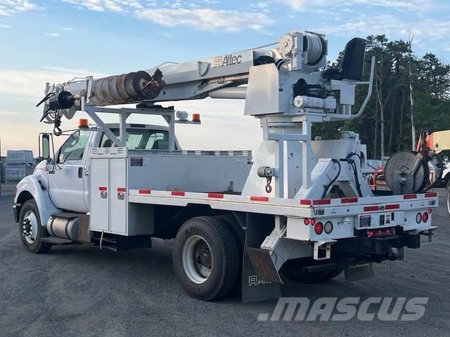 Ford F-750 Mobiele Boorinstallatie