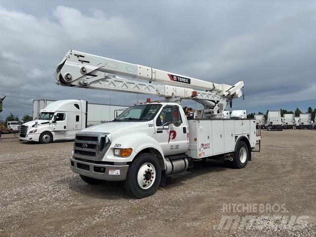 Ford F-750 Auto hoogwerkers