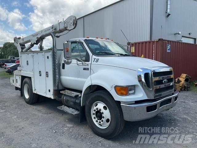 Ford F-750 Bestelwagens met open laadbak