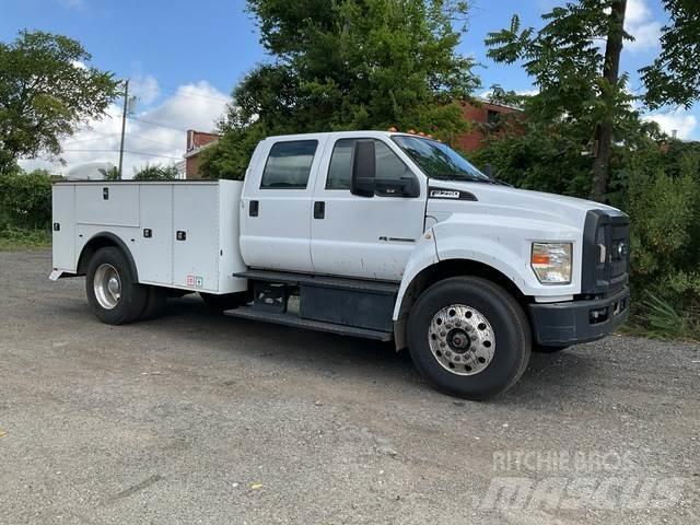 Ford F-750 Bestelwagens met open laadbak