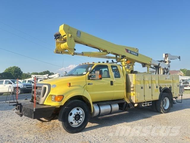 Ford F-750 Auto hoogwerkers