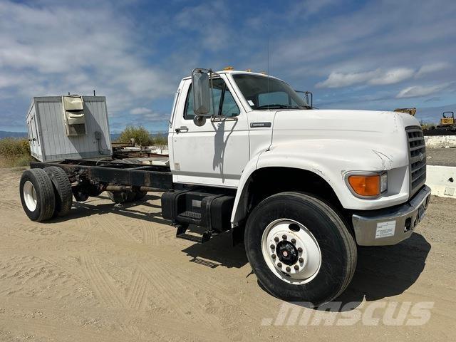 Ford F-800 Cabine en interieur