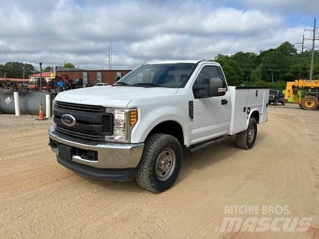 Ford F250 Bestelwagens met open laadbak