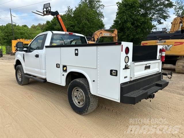 Ford F250 Bestelwagens met open laadbak