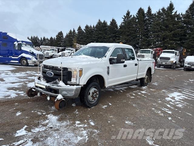 Ford F350 Bestelwagens met open laadbak