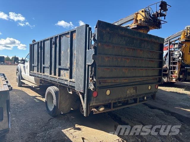 Ford F550 Bestelwagens met open laadbak