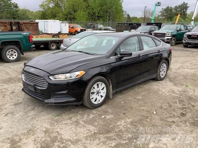 Ford Fusion S Auto's