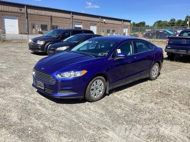 Ford Fusion S Auto's