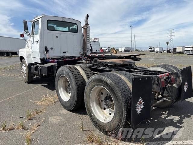 Ford L9000 Trekkers