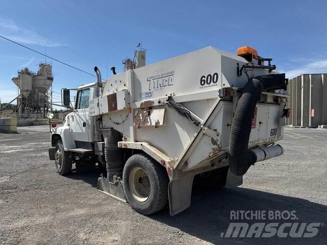 Ford LN7000 Veegwagens