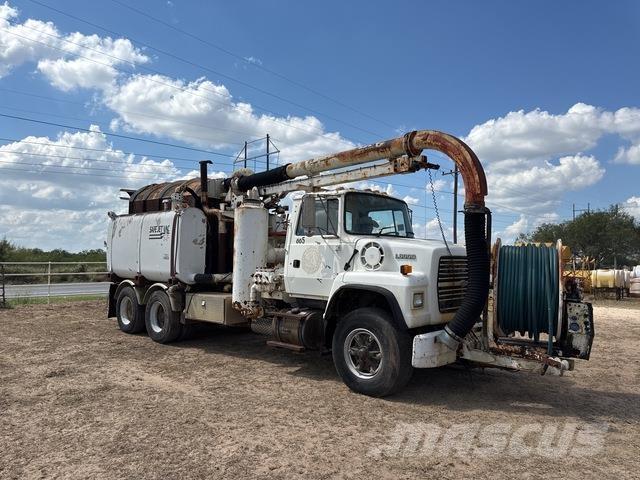 Ford LNT8000F Rupsgraafmachines