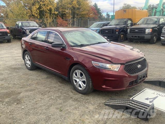 Ford Taurus Auto's