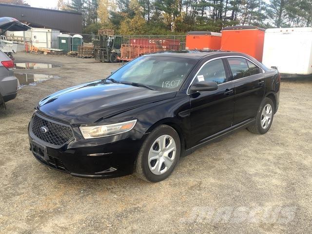 Ford Taurus Auto's