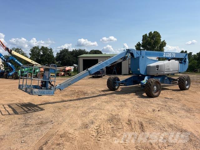 Genie Z-135 Knikarmhoogwerkers