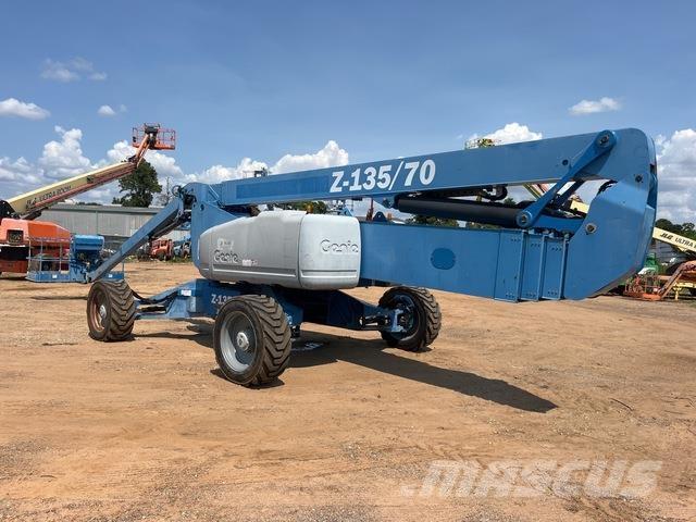 Genie Z-135 Knikarmhoogwerkers