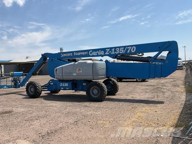 Genie Z-135 Knikarmhoogwerkers