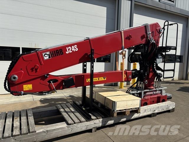 Hiab J24S 85 Ruw terrein kranen