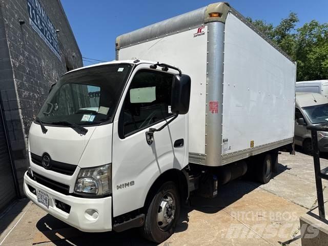 Hino  Bakwagens met gesloten opbouw
