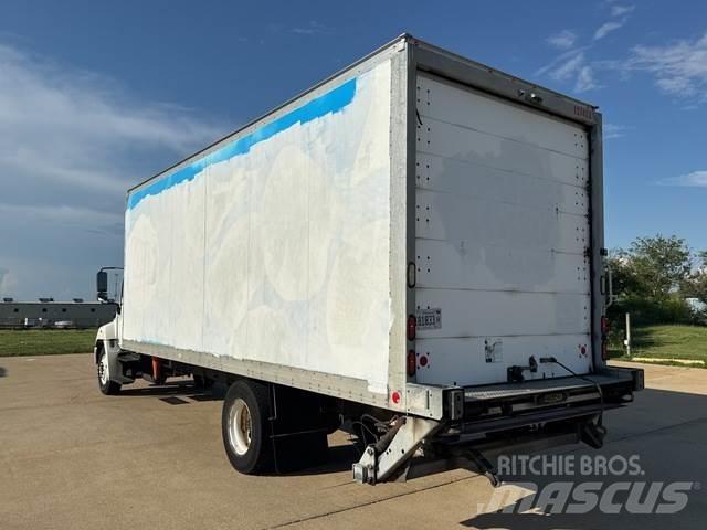 Hino  Bakwagens met gesloten opbouw