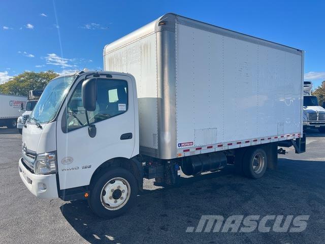 Hino 195 Bakwagens met gesloten opbouw