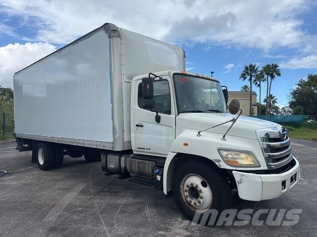 Hino 238 Bakwagens met gesloten opbouw