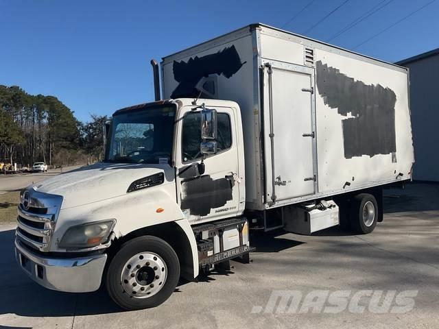 Hino 258 Bakwagens met gesloten opbouw