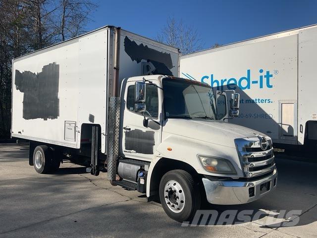 Hino 258 Bakwagens met gesloten opbouw