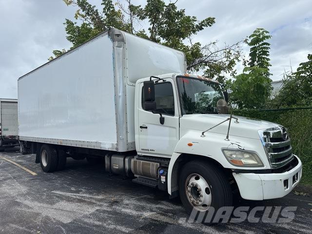 Hino 268 Bakwagens met gesloten opbouw